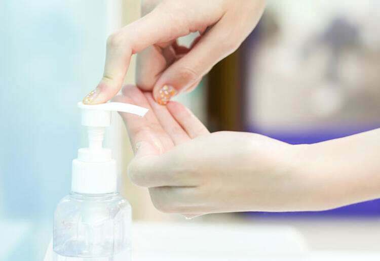 Ce face dezinfectantul de mână?