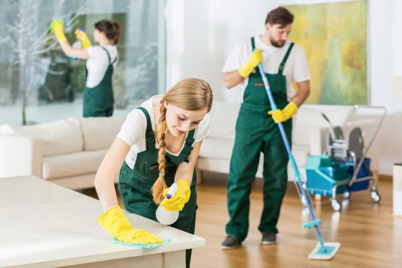 Cum se face cea mai practică curățare de birou și cum este dezinfectată?