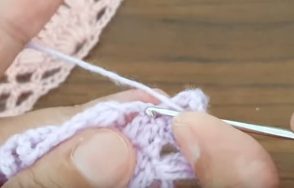 confecționând croșetat tricotat cu cârlig croșetat