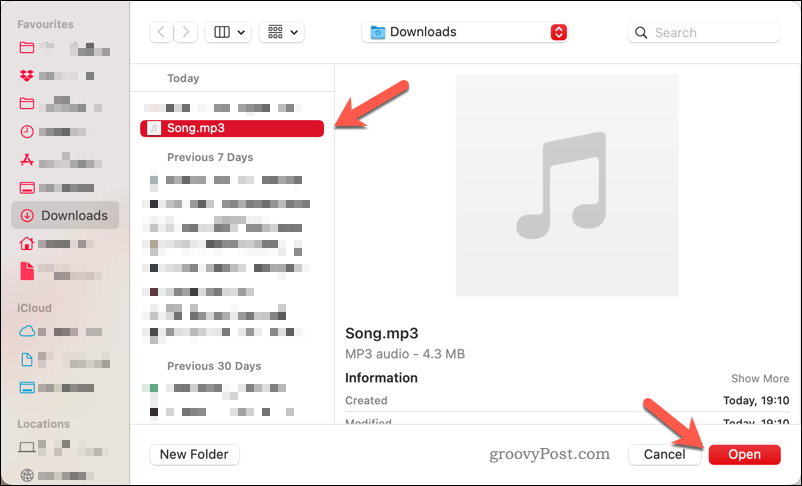 Selectarea unei melodii de încărcat într-o colecție Apple Music