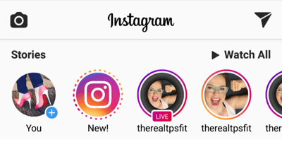 Poveștile Instagram și redările video live sunt separate în două notificări în bannerul Povești.