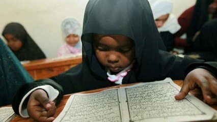 Cum este învățat Coranul copiilor?
